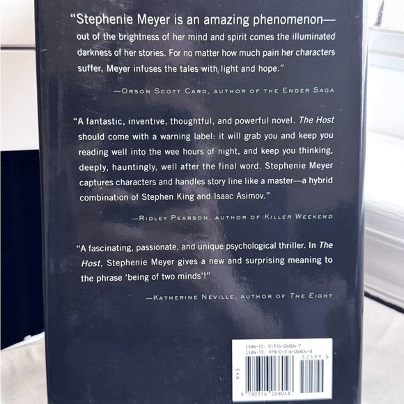 📚 Vintage 2008 Publication of The Host by Stephenie Meyer Hardcover - Picture 4 of 16